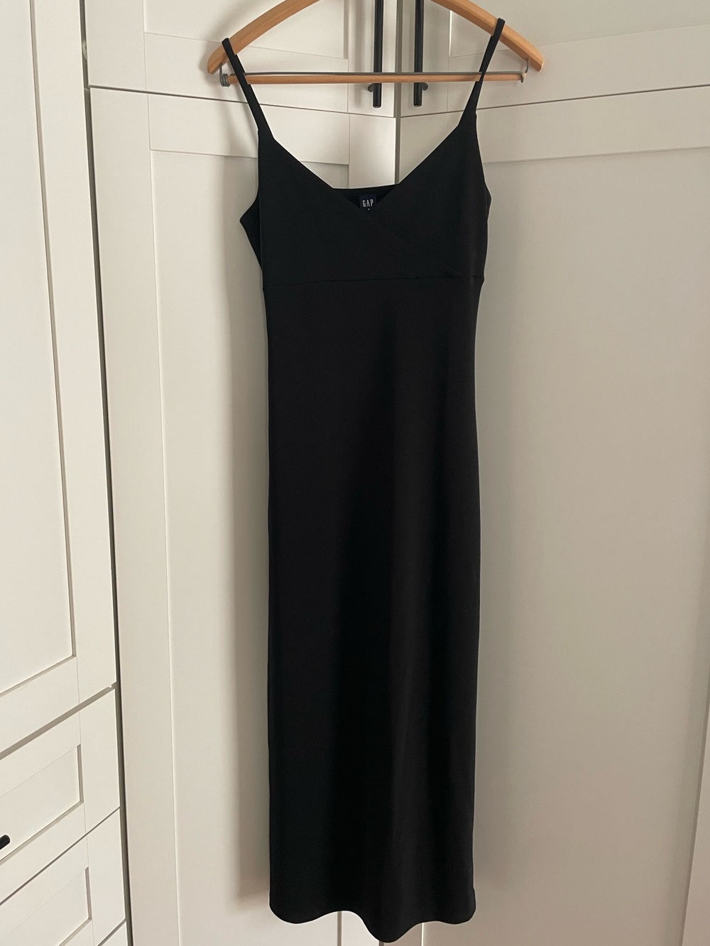Vintage 1999 GAP Black Midi Dress with V-Neck. CBK Vibes, classic staple Small